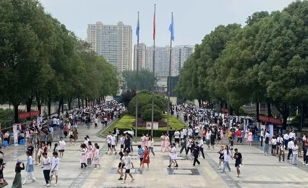 “線上+線下”促精準(zhǔn)就業(yè)，這幾場“百日千萬”招聘會有成效！ 第3張