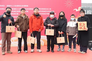 “百米小巷”人潮涌動(dòng)！瑞方人力助力2025年武侯區(qū)春風(fēng)行動(dòng)專場(chǎng)招聘會(huì)“開門紅” 第12張