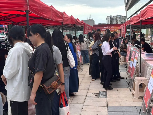 搭建家門口就業橋梁！瑞方人力助力高校畢業生人崗高效匹配 第1張